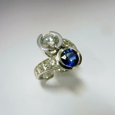 Bijouterie LAGARDE Bague toit et moi diamant 1ct20 et saphir 1ct32