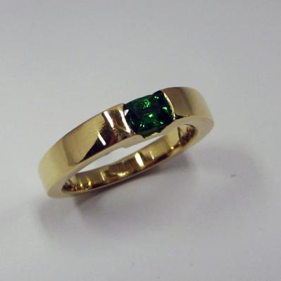 bague tsavorite poids 7grs