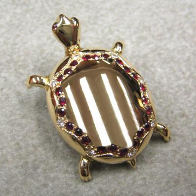 Broche tortue rubis diamants ...